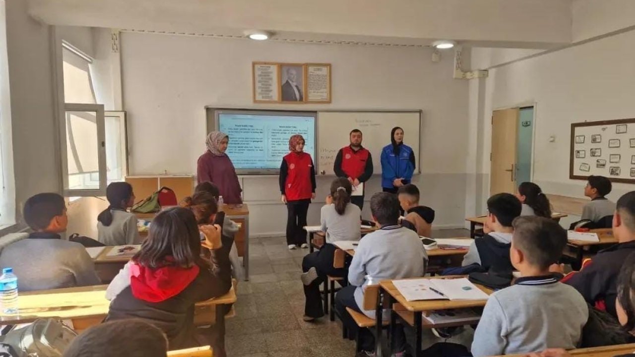 "Merkezim Her Yerde" projesi öğrencilerle buluşuyor