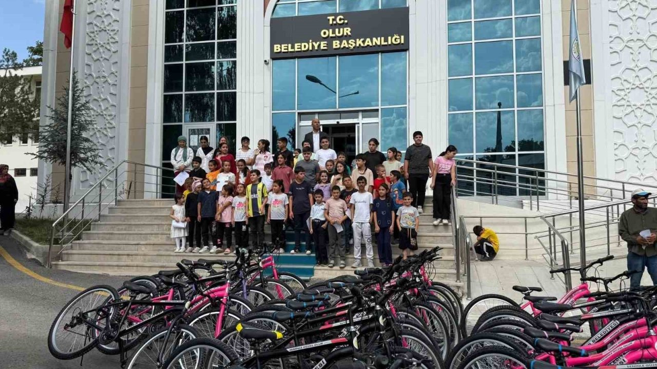 125 çocuğa bisiklet dağıtıldı