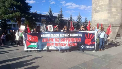 Sağlık çalışanları Gazze için yürüdü