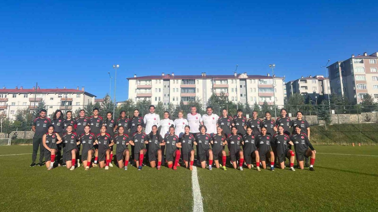 U19 Kadın Milli Takımı kampa başladı