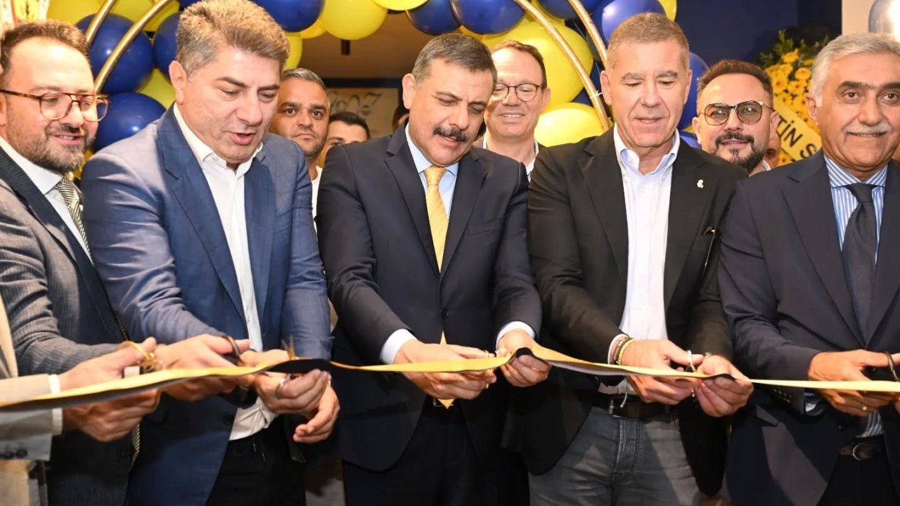 Vali Çiftçi, Erzurum Fenerbahçeliler Derneğinin açılış törenine katıldı