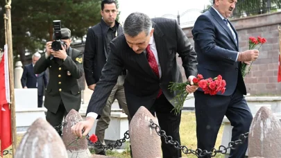 Vali Çiftçi, Karskapı ve Erzurum polis şehitliğini ziyaret etti