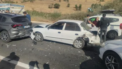 Zincirleme trafik kazasında 4 kişi yaralandı