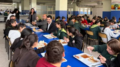 Kaymakam Tutal öğrencilerle yemekte buluştu