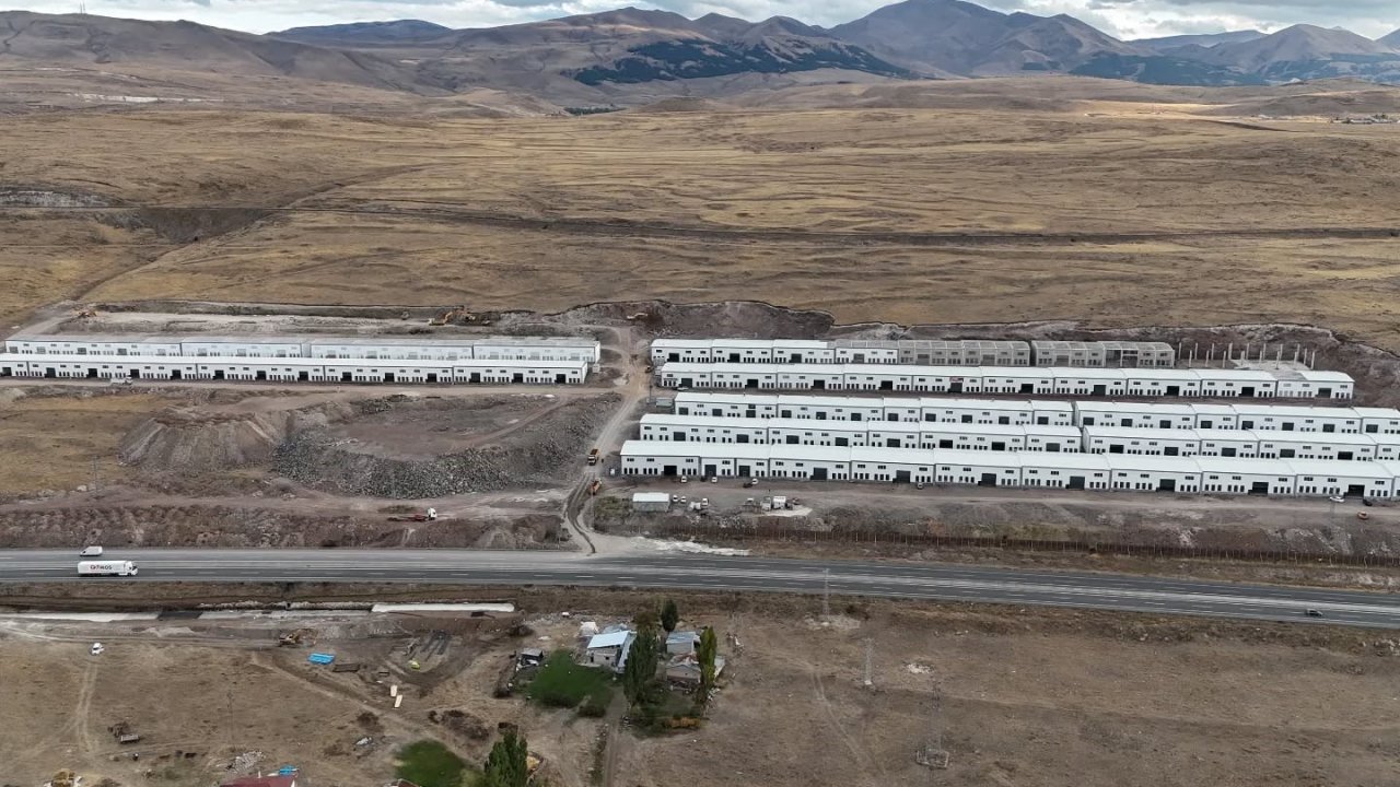 Vali Çiftçi, Mobilyacılar Sitesi’nin yapımını inceledi