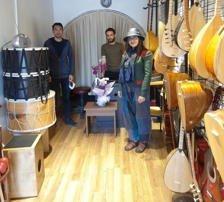 Doç. Dr. Sibel Polat, Şahin Müzik Evi'ni ziyaret etti