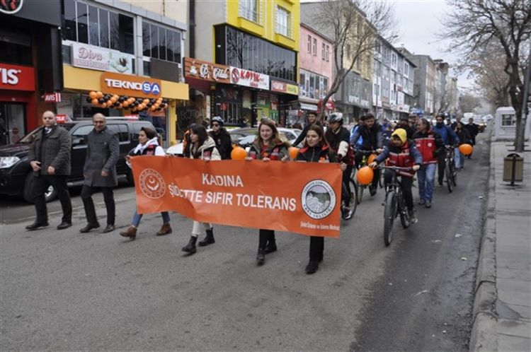 Karslılar, kadına yönelik şiddete karşı bilinçlendirildi