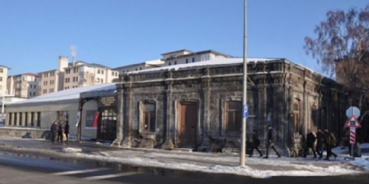 Kars Belediyesi Aynalı Köşk Kültür ve Sanat Merkezi yenileniyor