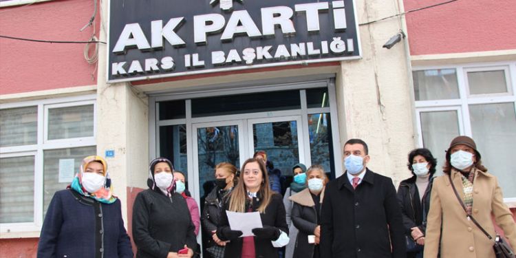 Sara: “Her türlü şiddete karşı turuncu çizgimizi çekiyoruz”