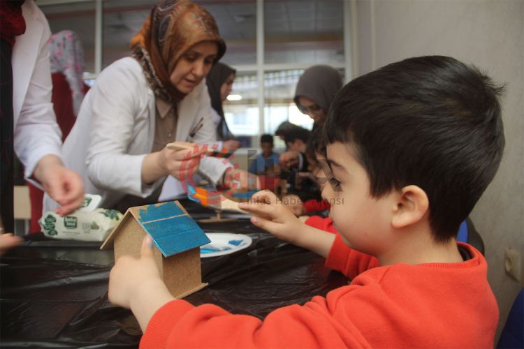 Çocuklarda depremin izleri silinmeye çalışılıyor