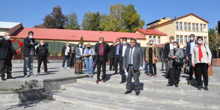 Kars CHP’den esnafın sorunları hakkında açıklama
