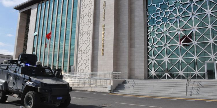 Kars’ta FETÖ’ye “Ankesörlü Telefon” operasyonu