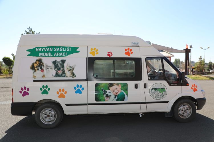 Hayvan sağlığı mobil aracı İlçeleri dolaşıyor