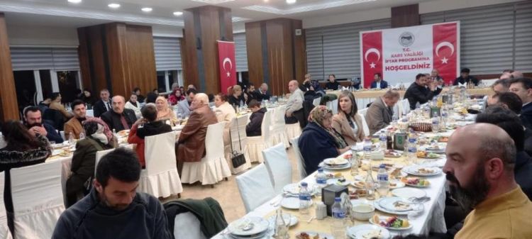 Vali Öksüz'den, şehit yakınları ve gazilere iftar
