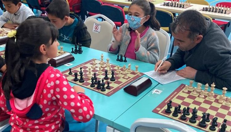 Sarıkamış’ta ilk kez satranç turnuvası heyecanı yaşandı