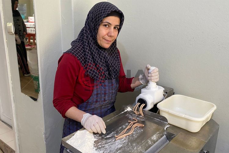 Gaziantepli kadınlardan hummalı 'yuvalama' hazırlığı