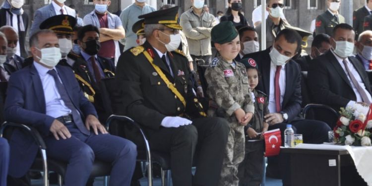 Kars’ta Zafer Bayramı coşkusu