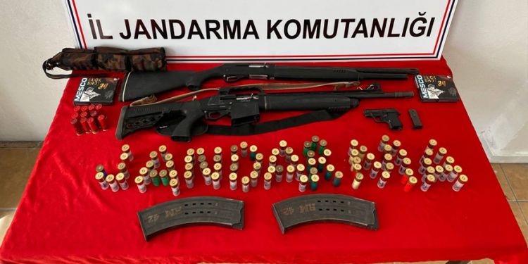Kars’ta cinayet silahları yakalandı