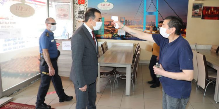 Vali Öksüz koronavirüs denetimlerine katıldı
