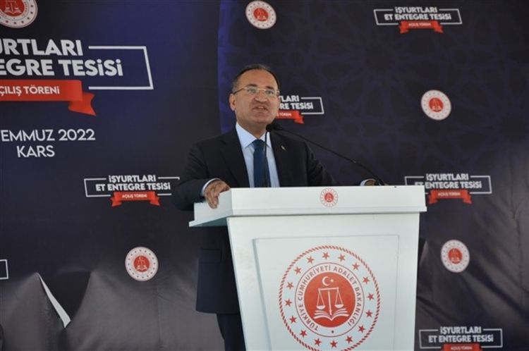 Bozdağ: “Türkiye cezaevlerinde ve Türkiye’de işkence yoktur”