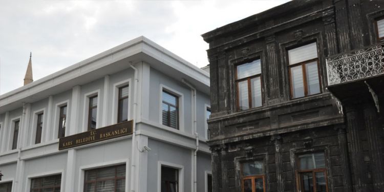 Bilgen görevde, meclis üyeleri görevinden alındı