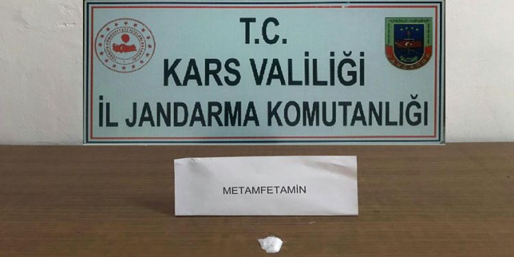Sarıkamış’ta Jandarma uyuşturucu tacirlerine göz açtırmıyor