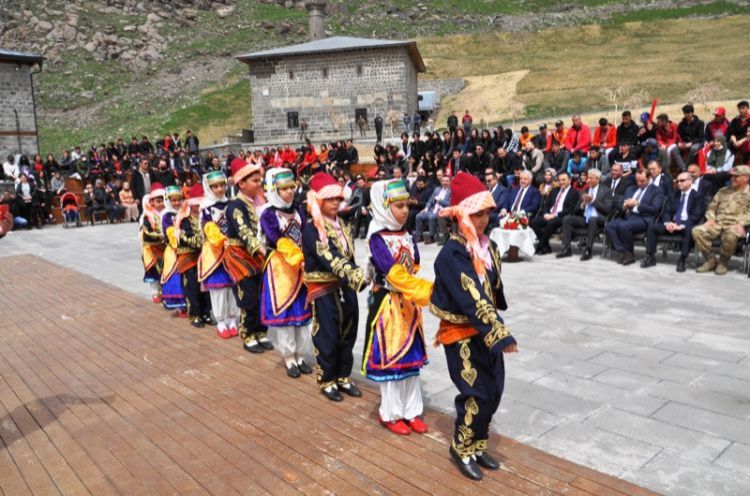 Kars’ta şenlik havasında ‘Turizm Haftası’