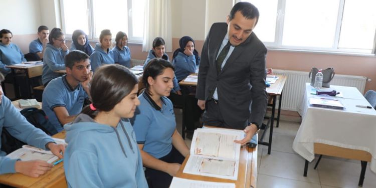 Vali Öksüz okulların açılacağı tarihi açıkladı