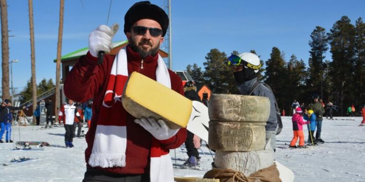 Kars kaşarı kayak merkezinde görücüye çıktı