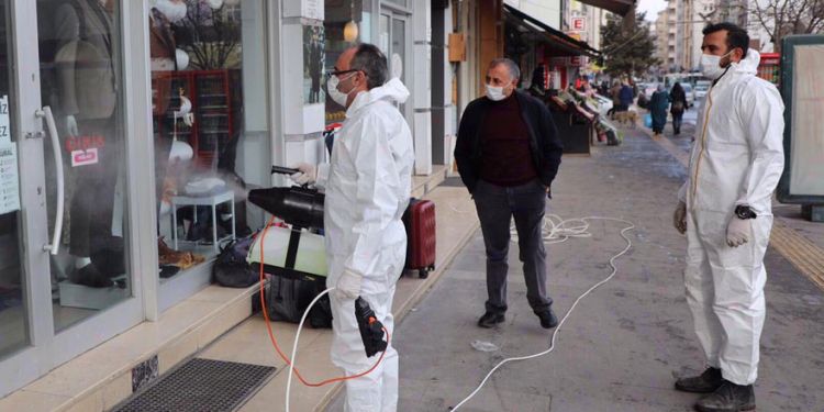 Kars Belediyesi koronavirüsle mücadeleye devam ediyor
