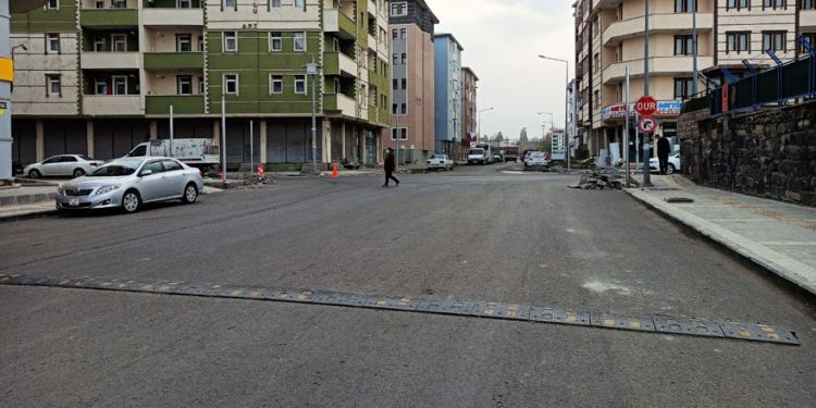 Kaza kavşağına önlem alındı