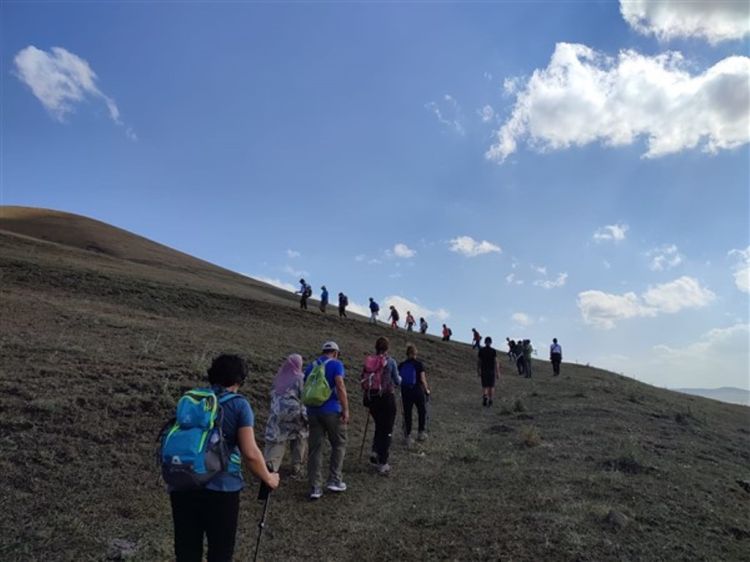 Dağcılar, Ani’nin Fethini Yahni’nin zirvesinde kutladı