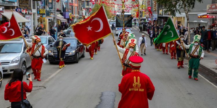 Kars sokaklarında kurtuluş coşkusu