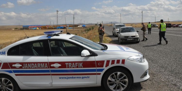 Jandarma’dan trafik ve asayiş uygulaması