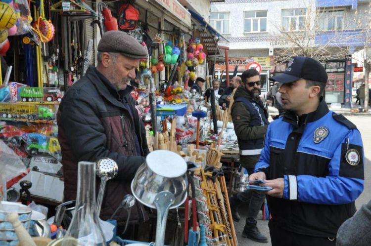 Polis ekipleri dolandırıcılara karşı uyardı