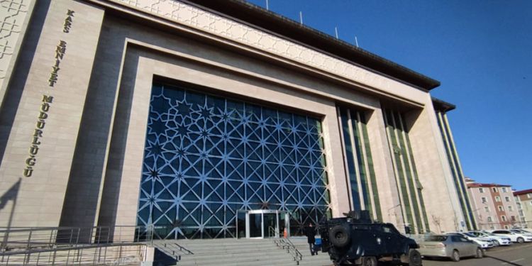 Kars polisinden “şok” uygulamalar