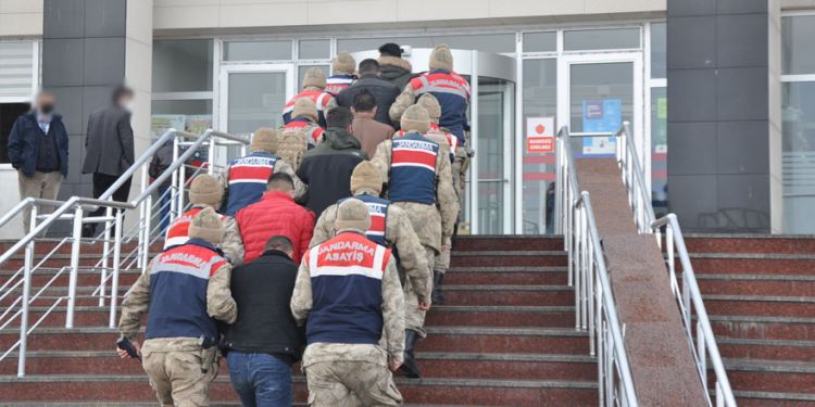 Kars’ta jandarma düğmeye bastı; küçük kız bulundu