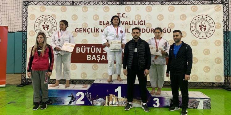 Karslı judocular başarıya doymuyor