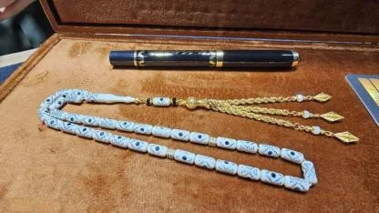 3 ayda yapılan pırlanta işlemeli tespih görücüye çıktı