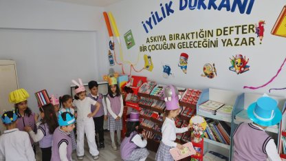 Ağrı’da "Askıda Kırtasiye" projesiyle öğrenciler iyiliği paylaşıyor