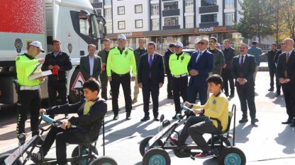 Mobil Eğitim TIR’ında ilkokul öğrencilerine eğitim