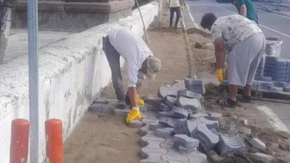 Arpaçay’da yol ve kaldırım çalışması hızlandı