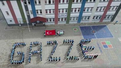 Öğrencilerinden Gazze’ye duygusal destek