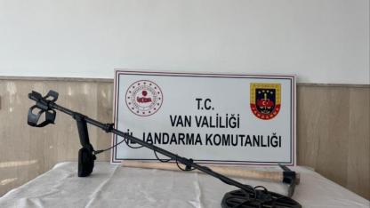Defineciler suçüstü yakalandı