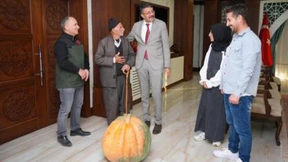 Dev bal kabağı ağırlığıyla kayıtlara geçti
