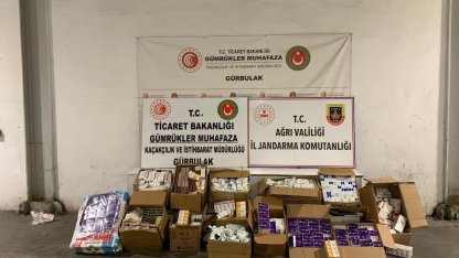 Doğubayazıt’ta tırın dorsesinde binlerce kutu kaçak ilaç bulundu