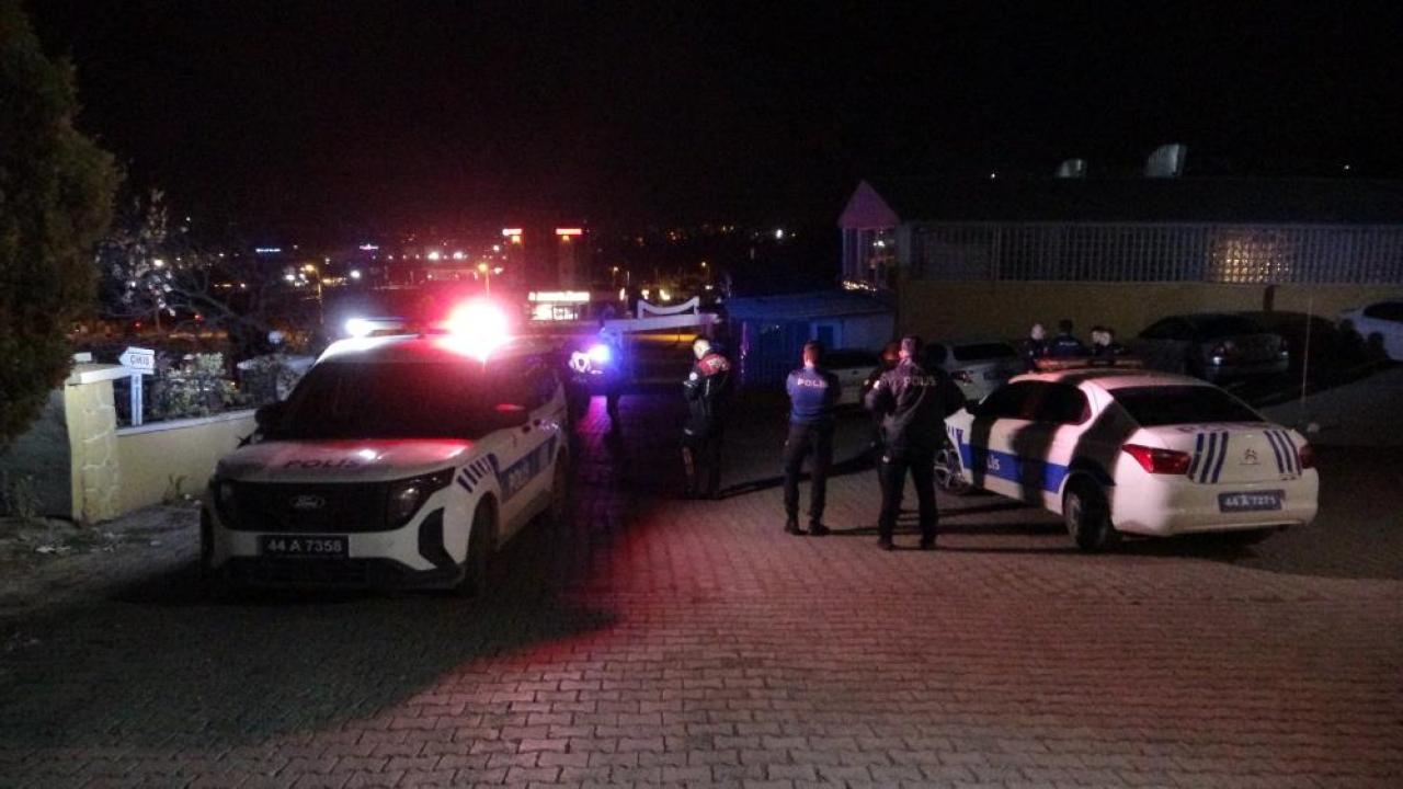 Düğün salonunda silahlı kavga
