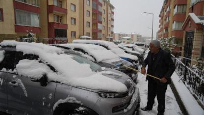 Erzurum'da kar yağışı etkili oldu