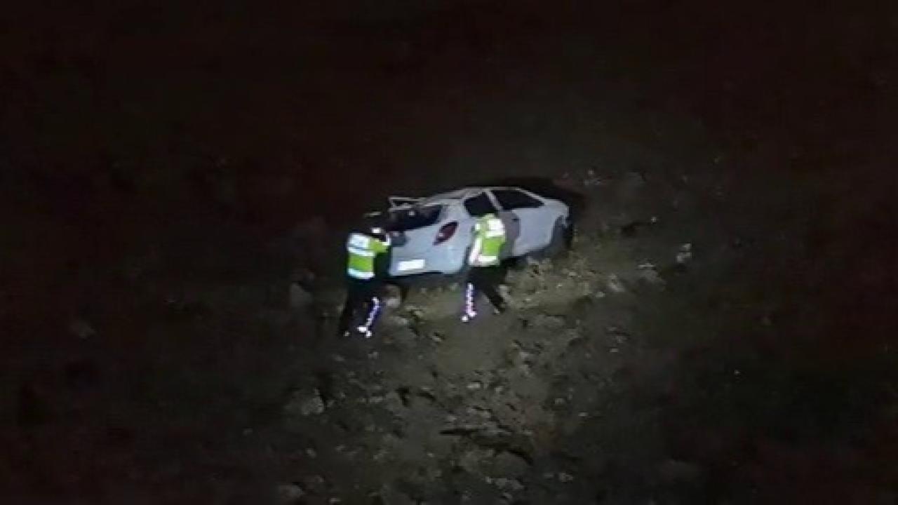 Erzurum’da otomobil 50 metrelik uçuruma yuvarlandı: 1 yaralı