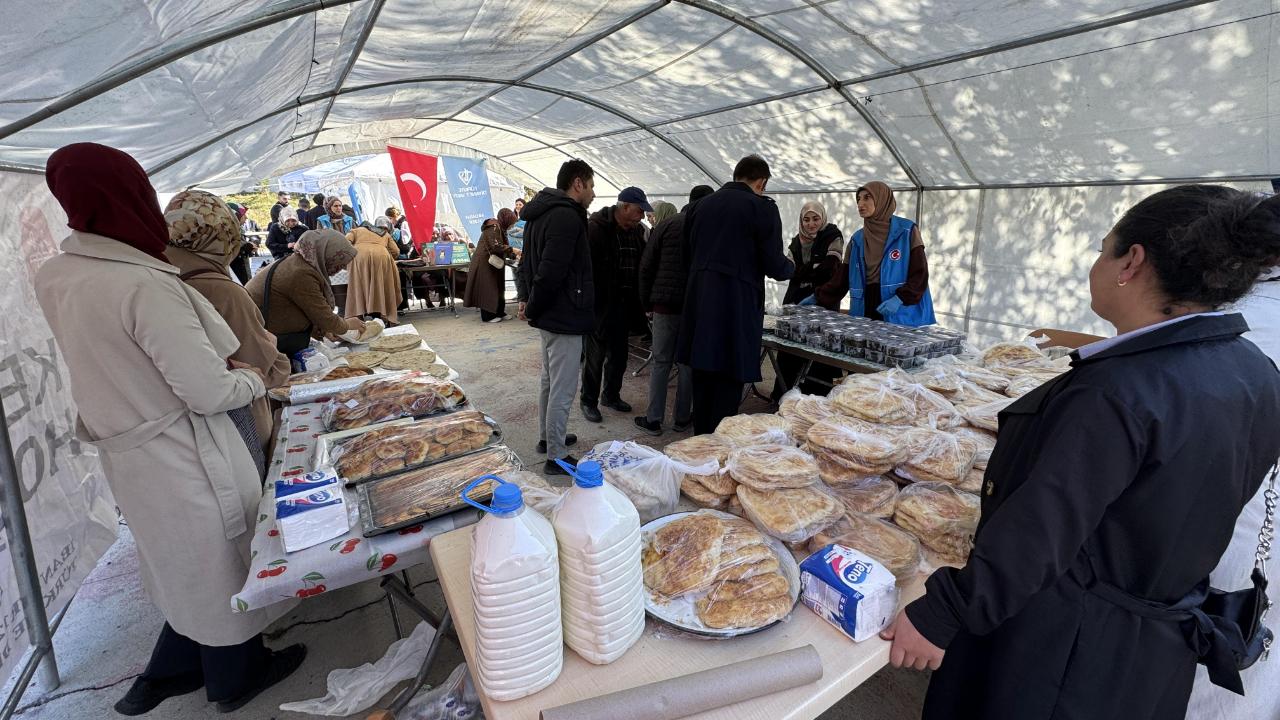 Gazze&#039;ye destek kermesi yoğun ilgi gördü